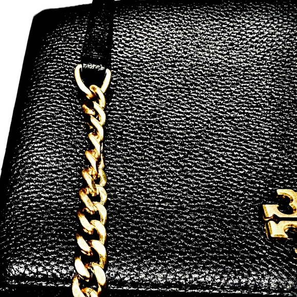 👜💎 TORY BURCH Kira Crossbody Bag | Black Pebbled Leather Gold Chain LIKE NEW - Picture 4 of 9